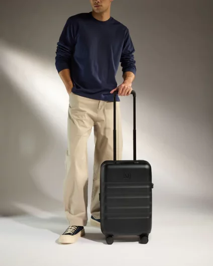 Expandable Cabin Suitcase in Black – Icon Stripe